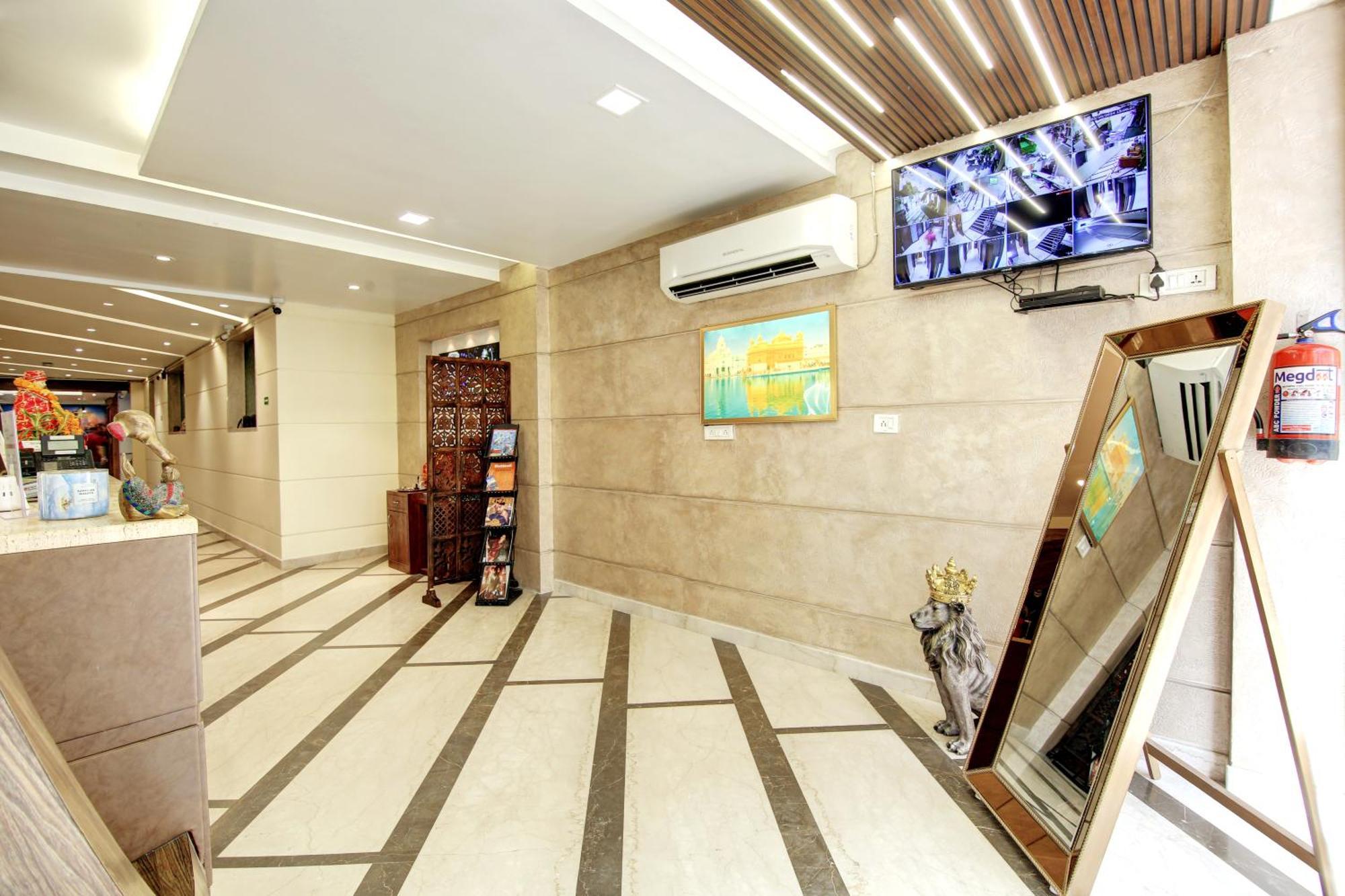 Hotel Neu Villa - Near Connaught Place & New Delhi Railway Station Neu-Delhi Exterior foto